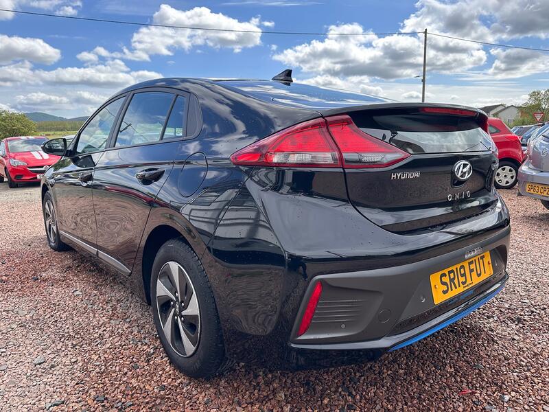 View HYUNDAI IONIQ AUTO HYBRID 1.6 h-GDi SE