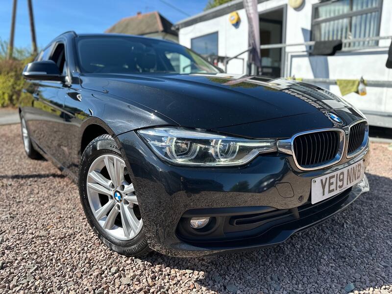 View BMW 3 SERIES AUTO 2.0 318d SE Touring